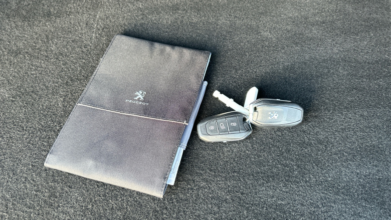 Peugeot 2008 1.2 PureTech 130 Allure Premium 5dr EAT8 Petrol Estate